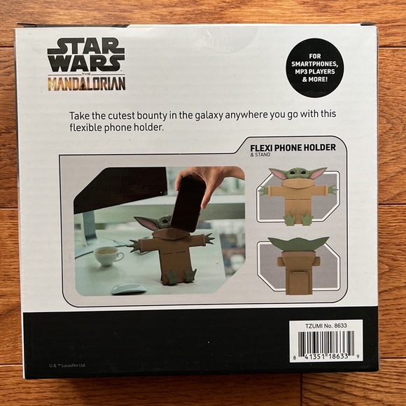 Mandalorian Phone Holder - Picture 2 of 3